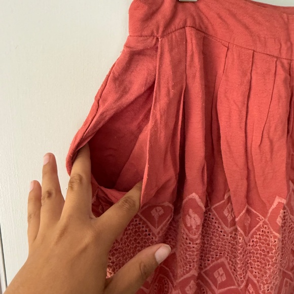 Free People Coral Orange Eyelet Embroidered Pleated Shorts Size 2 - Picture 7 of 10